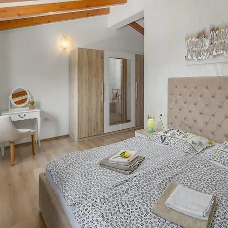 Sole Mio By Guide Villa Smergo