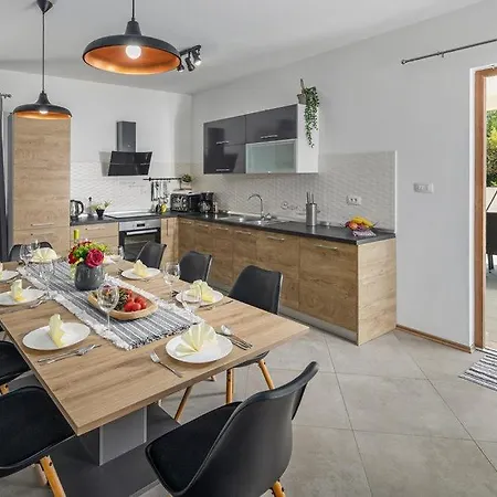 Villa Sole Mio By Guide